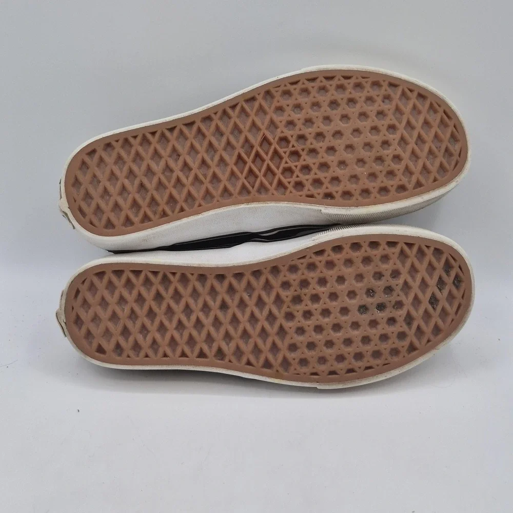 Vans Classic Slip-On Shoes Womens Size 6.5 Black White‎ Perforated Low Top Skate